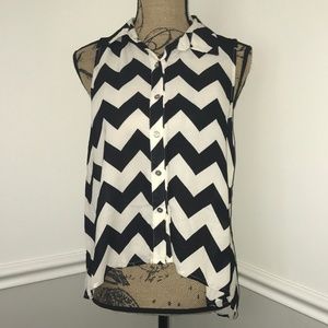 Sans Souci medium black and white chevron stripes